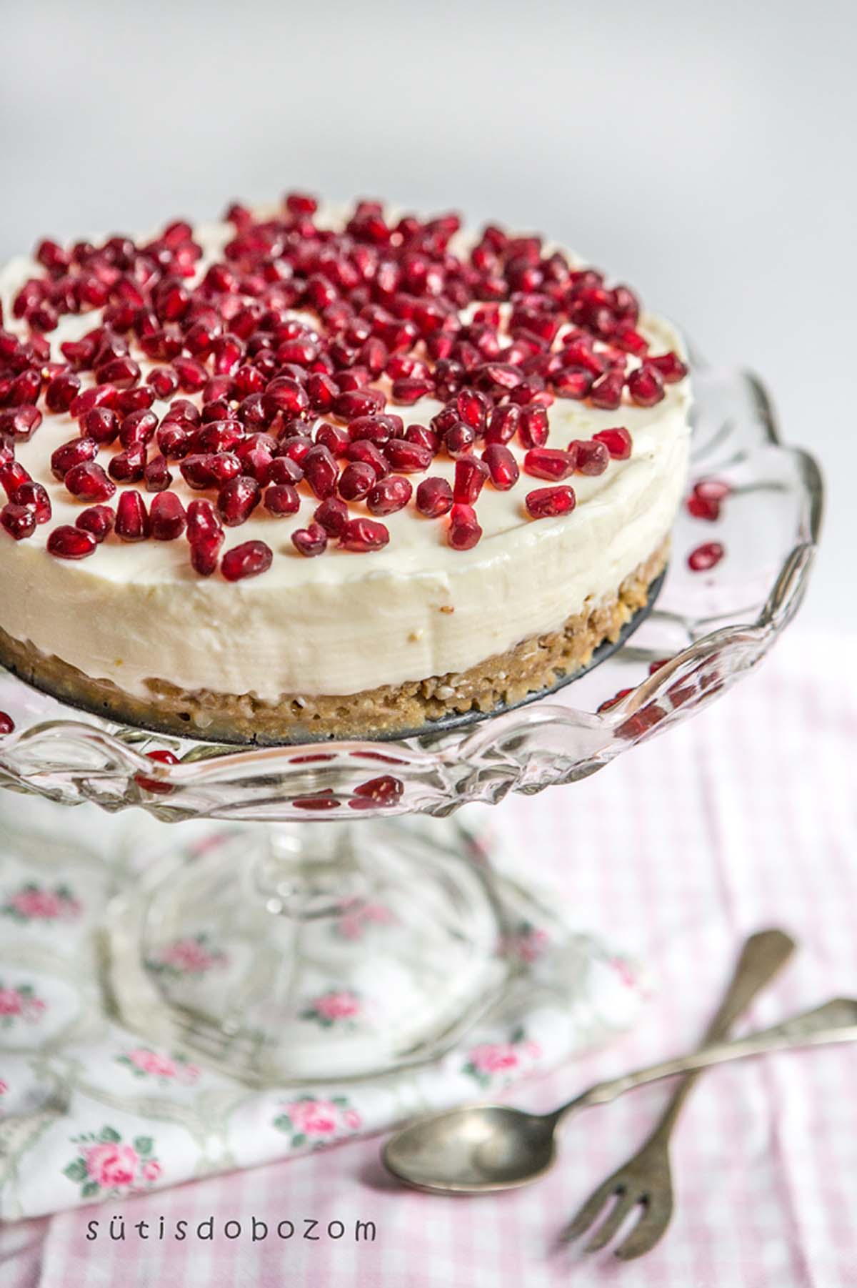 Gránátalmás sajttorta