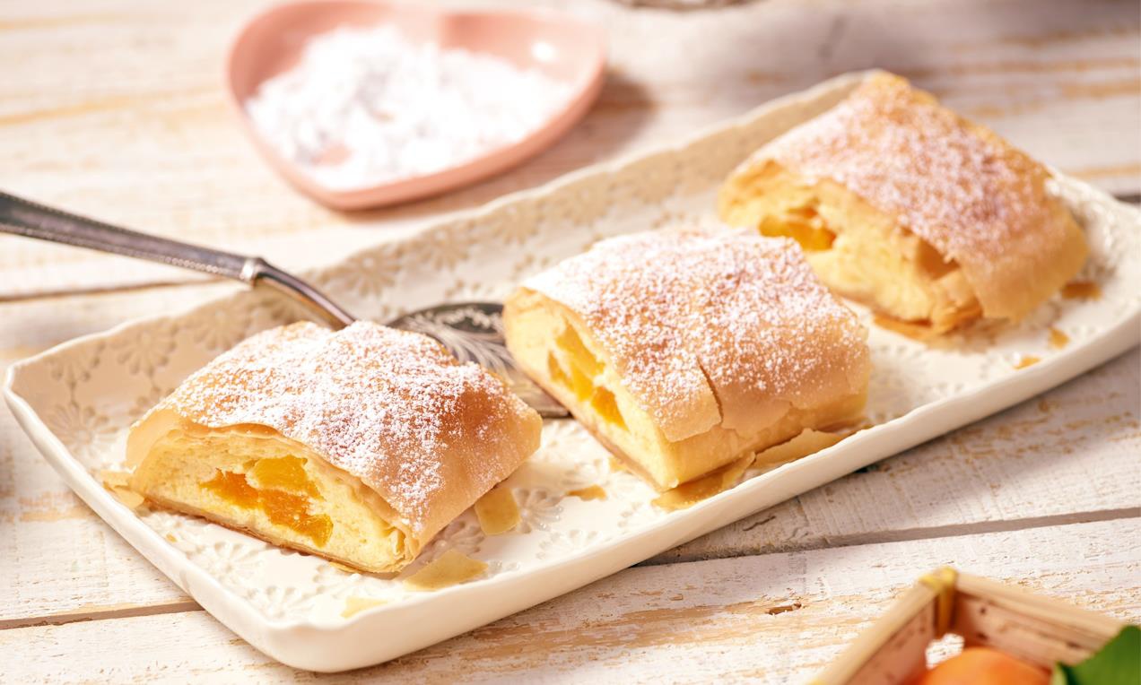 Könnyed sárgabarackos-túrós rétes