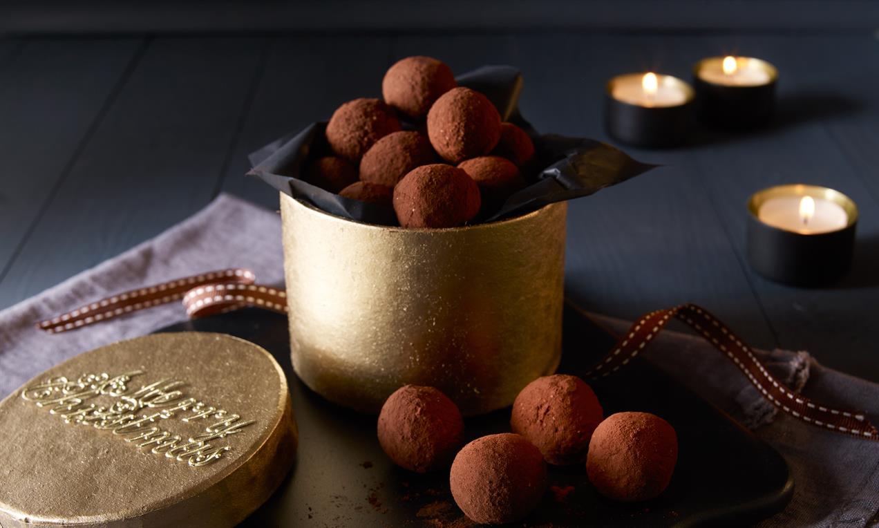 Sárgabarackos-datolyás golyók