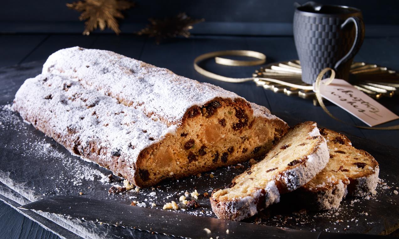 Túrós gyümölcskenyér marcipánnal