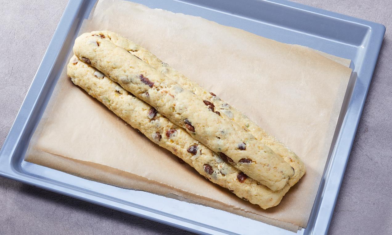 Túrós gyümölcskenyér marcipánnal