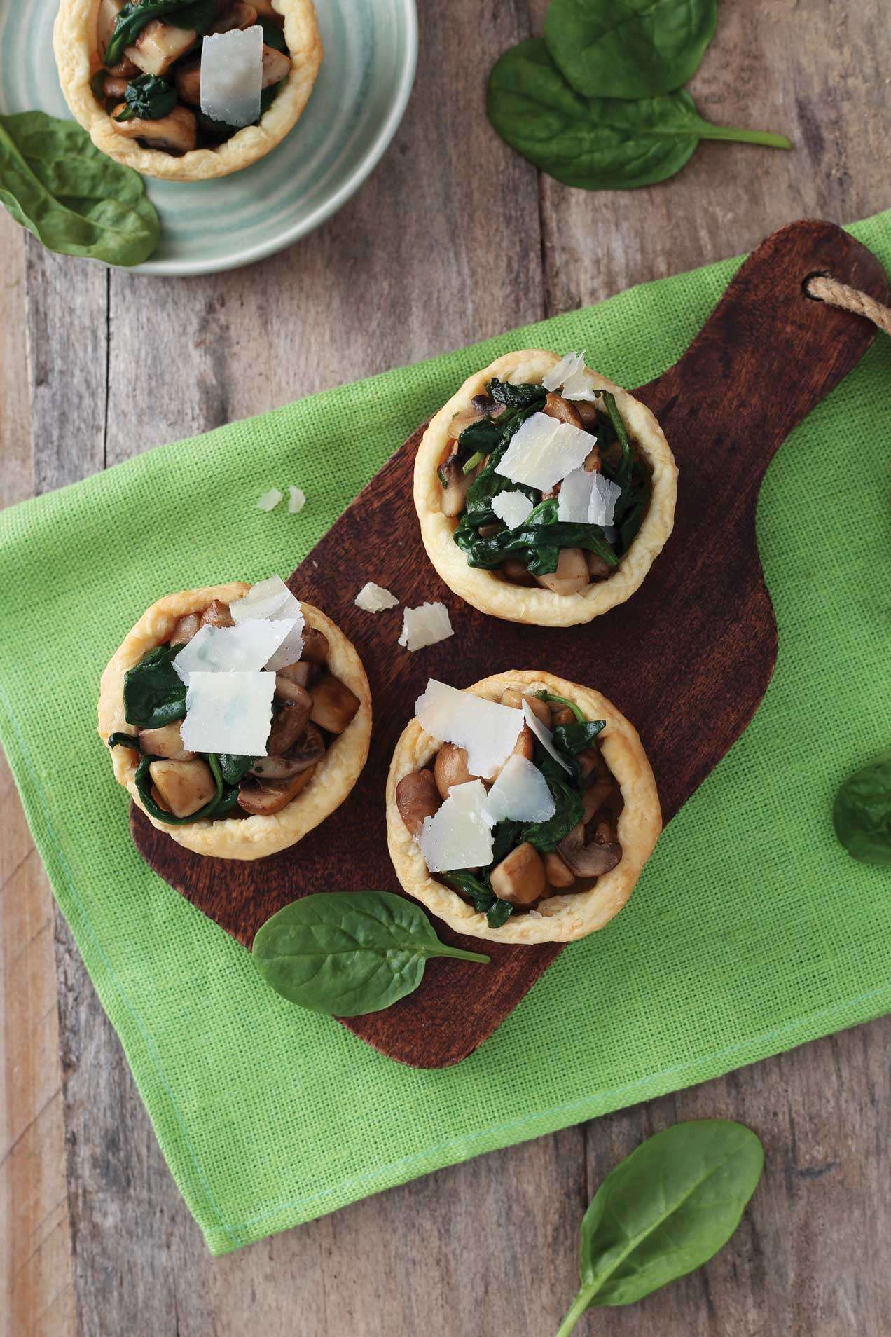 Gombás-spenótos kosárkák