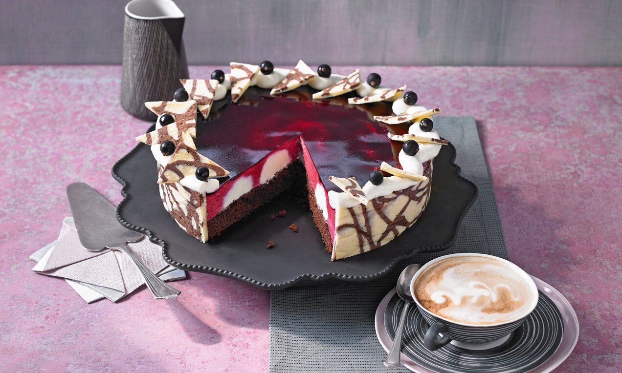 Feketeribizli mousse torta