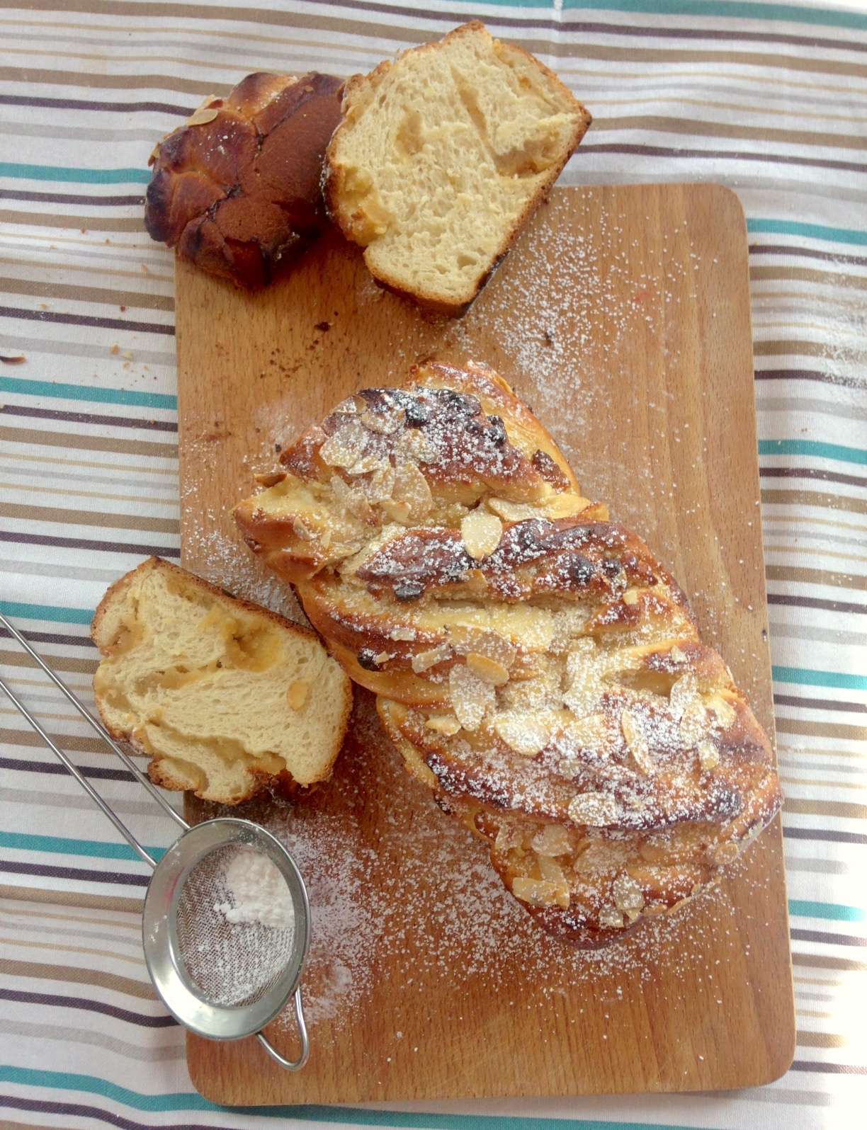 Marcipànos kalàcs (Babka)