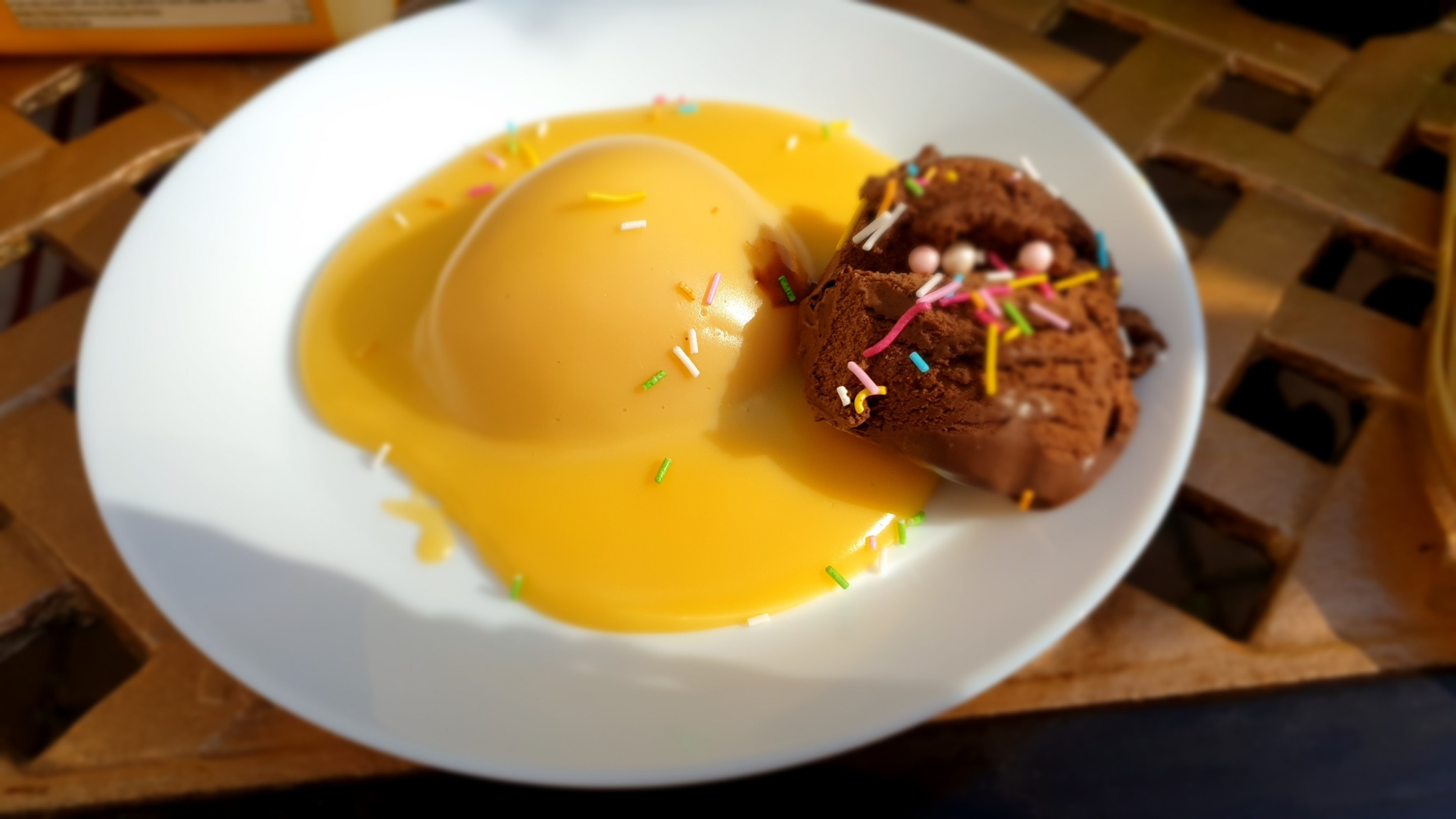 Pudingos barack gömb alatt megbúvó diós halom