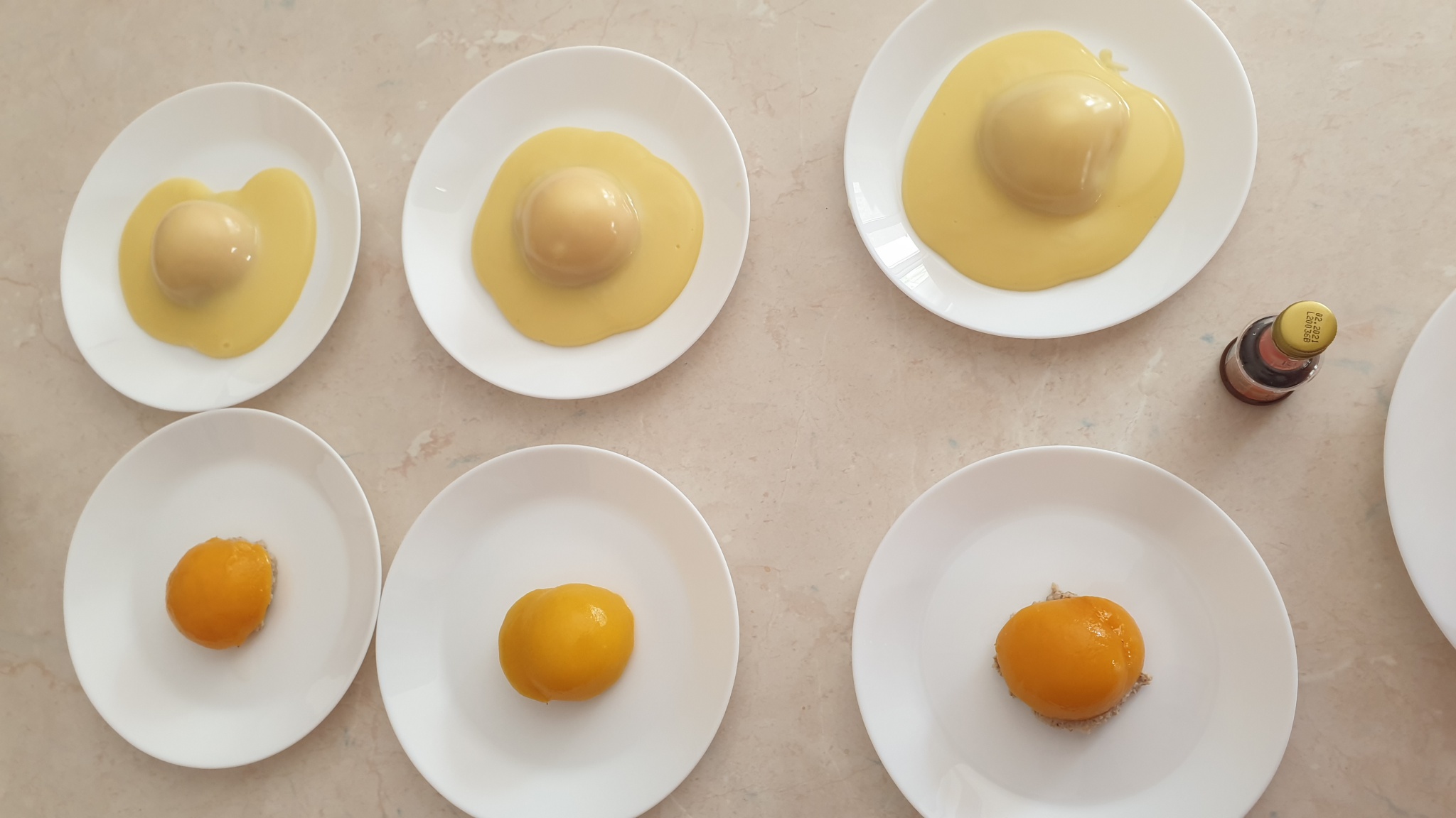 Pudingos barack gömb alatt megbúvó diós halom