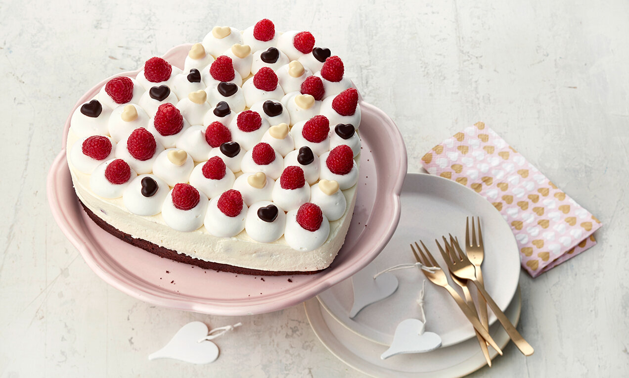 Szív alakú málnatorta