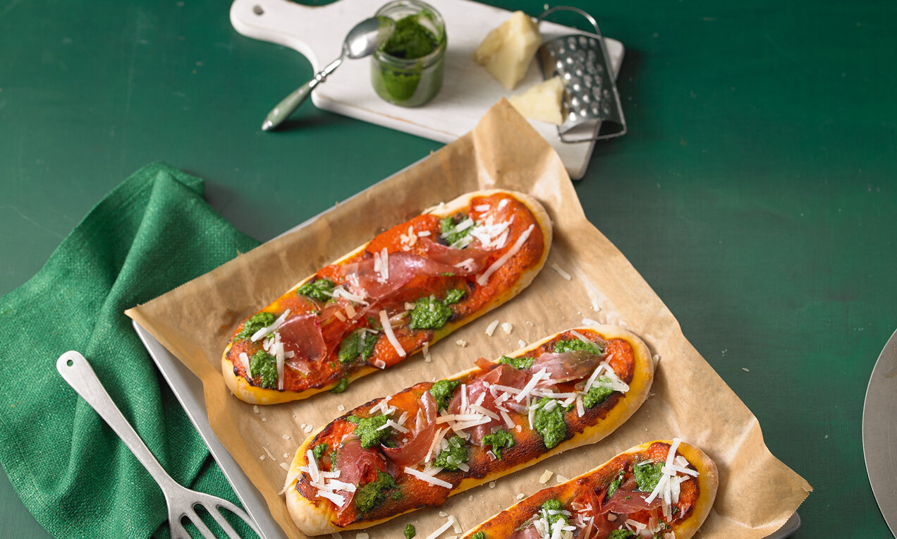 Pizzacsónakok pestóval