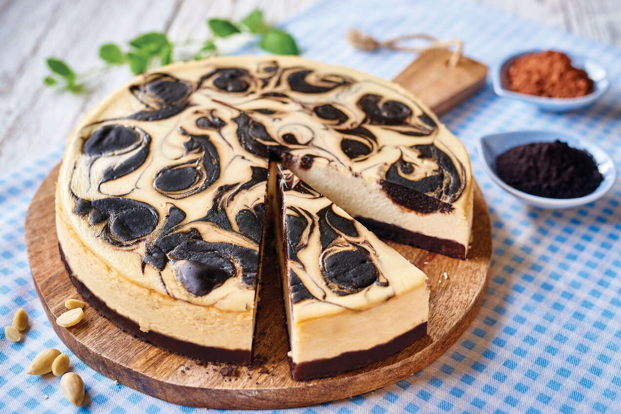 Márványos sajttorta fekete kakaóval