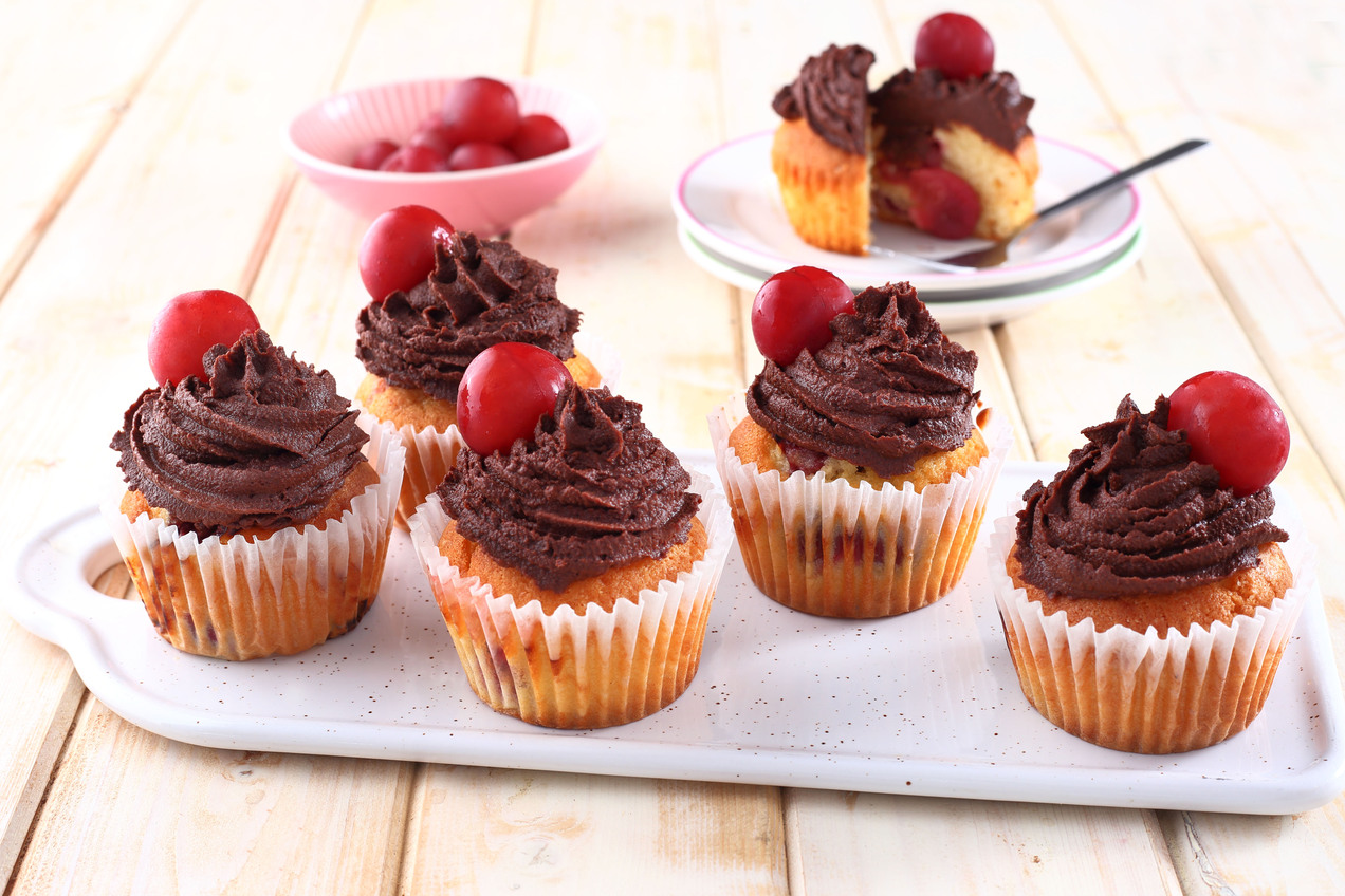 Meggyes-csokoládékrémes cupcake