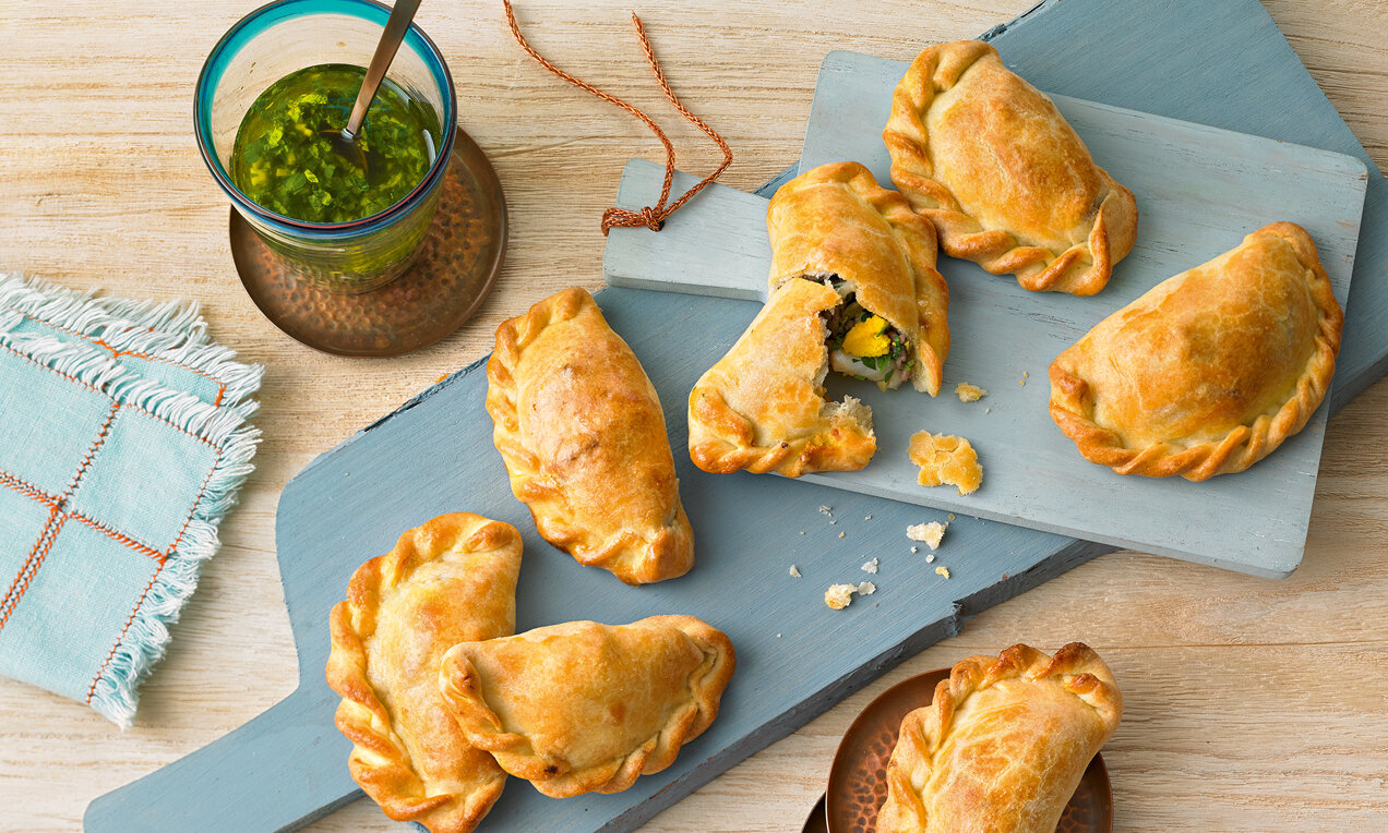 Empanadas chimichurri mártással