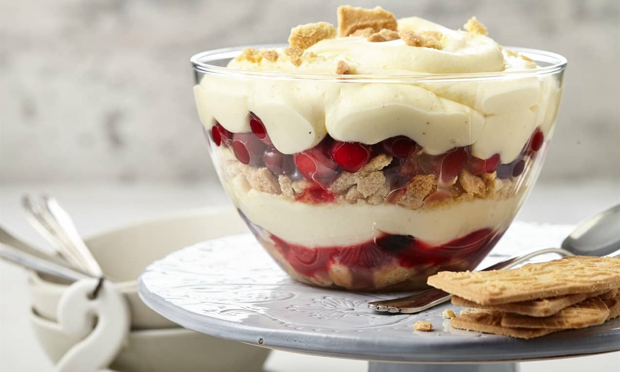 Vörösáfonyás pohárkrém