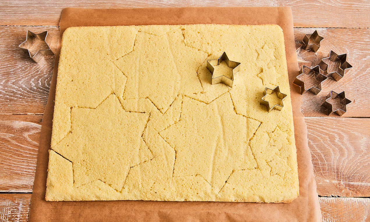 Csillagtorta fahéjas-tejszínes krémmel