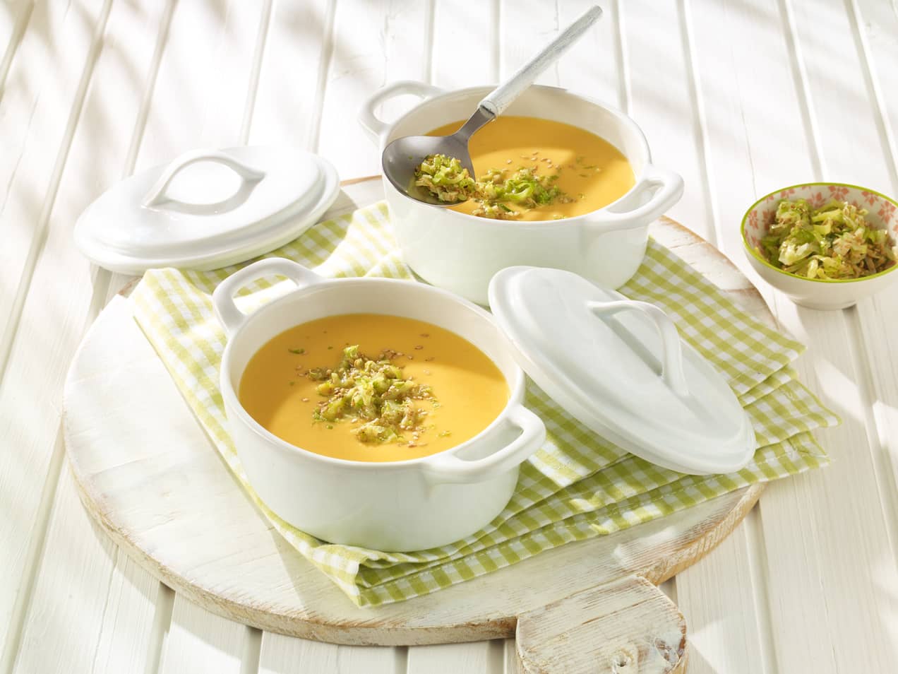 Édesburgonyaleves póréhagymával