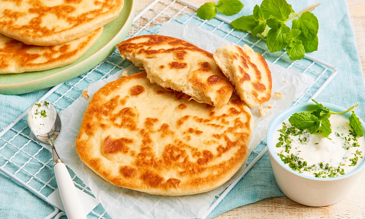 Joghurtos naan-kenyér