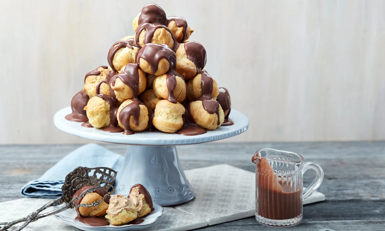 Kávés-tejszínes profiterol