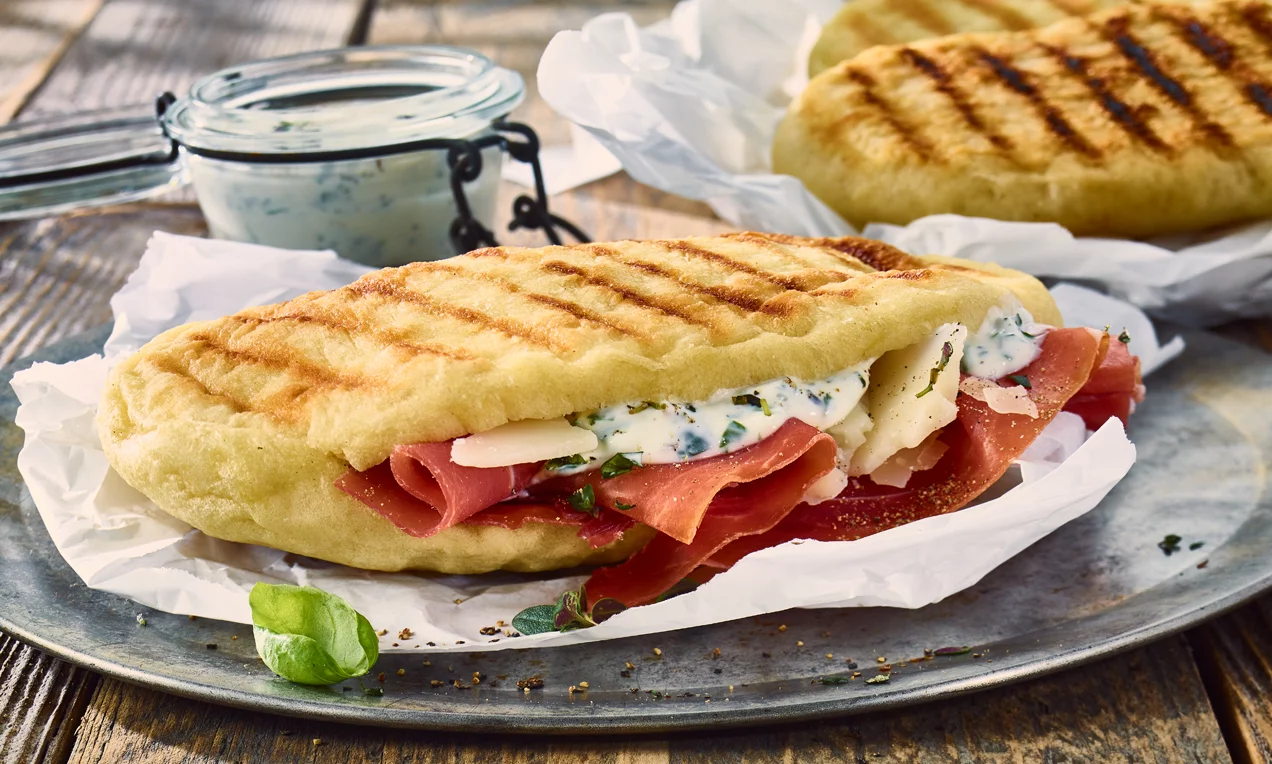 Grillkenyér fűszeres mártogatóssal