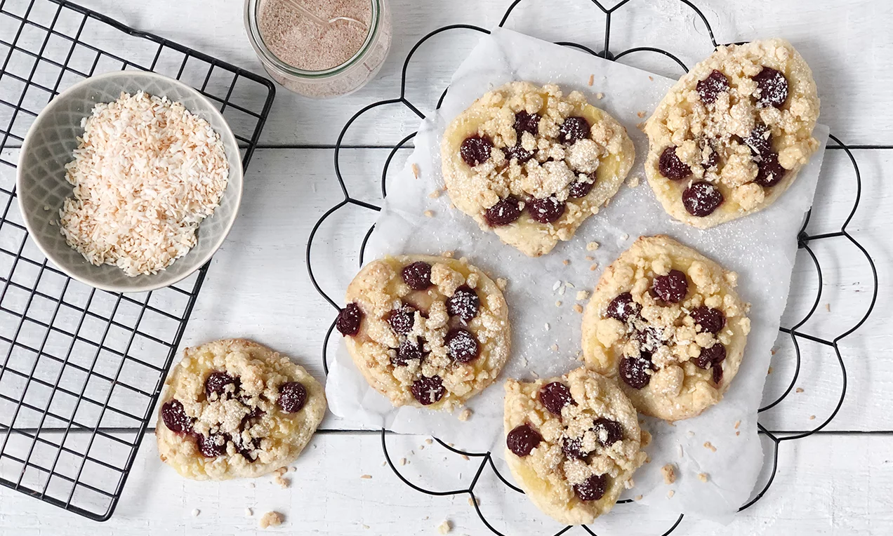 Vegán meggyes-kókuszos sütik