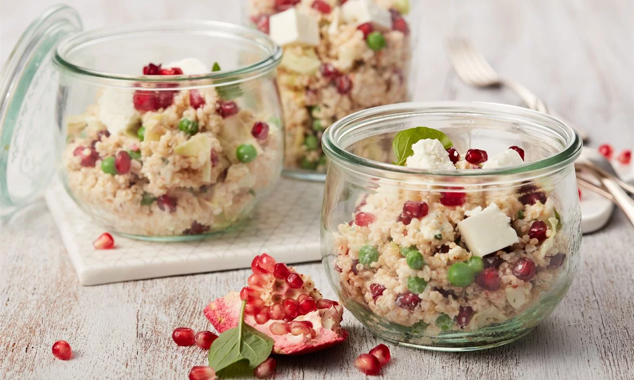 Quinoa-Káposzta-Gránátalma saláta