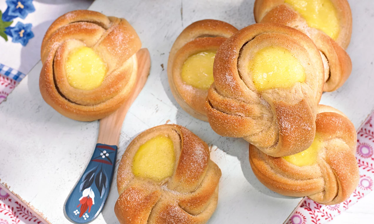 Karadmomos-pudingos csomók