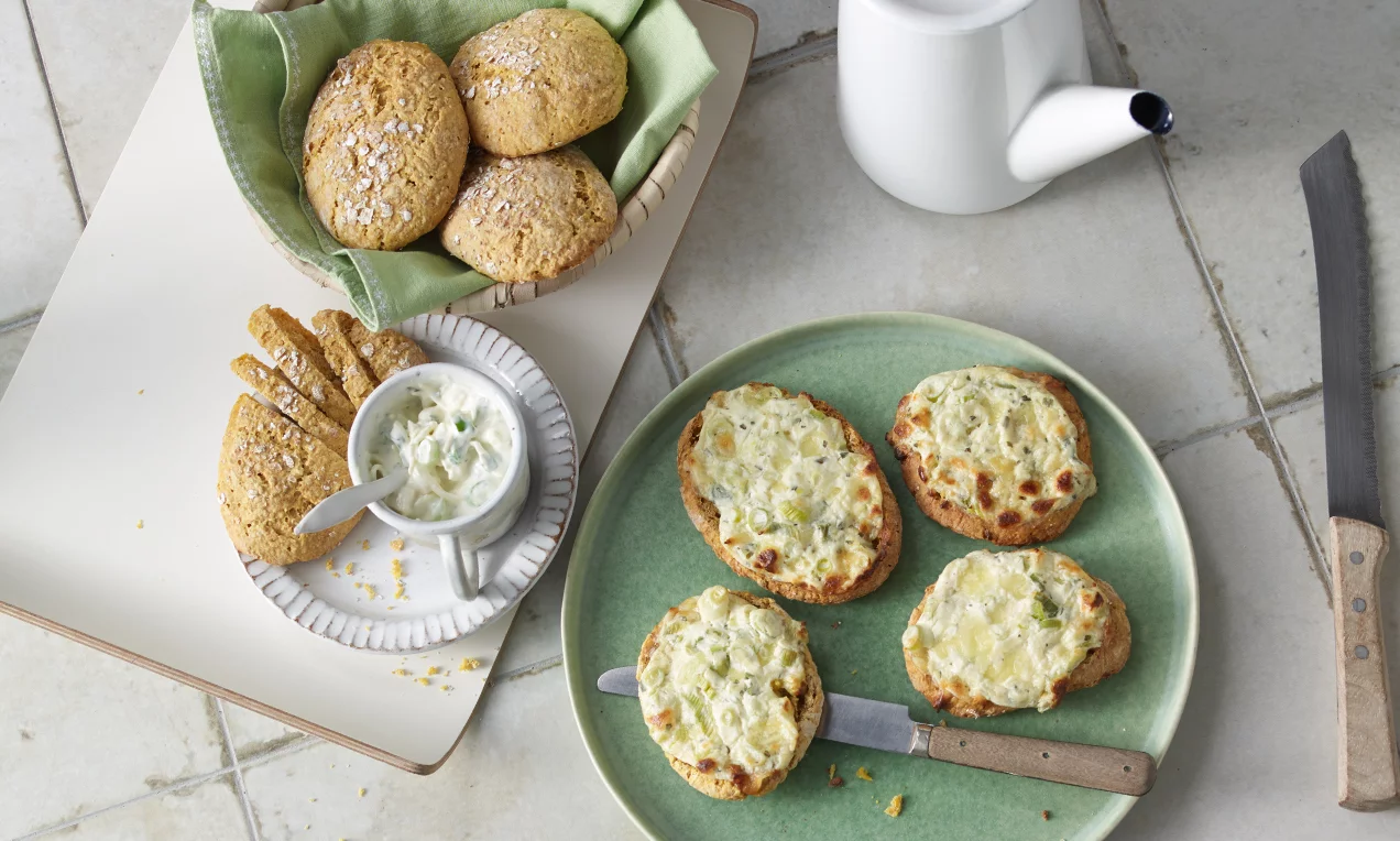 Tönkölybúzás-sárgarépás zsemle