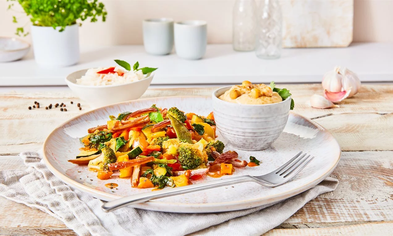 Vegán zöldségek serpenyőben