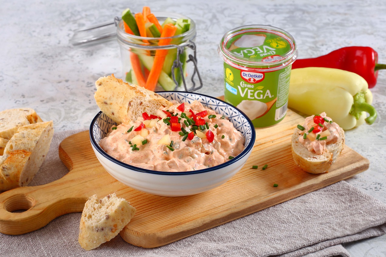 Magyaros fokhagymás-paprikás vegán mártogatós