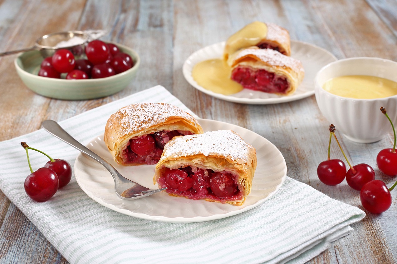 Meggyes rétes vaníliaöntettel 