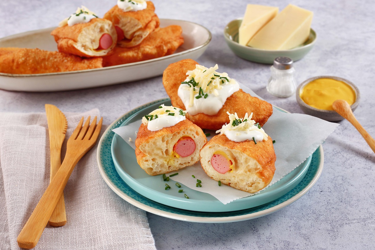 Virslivel töltött lángos