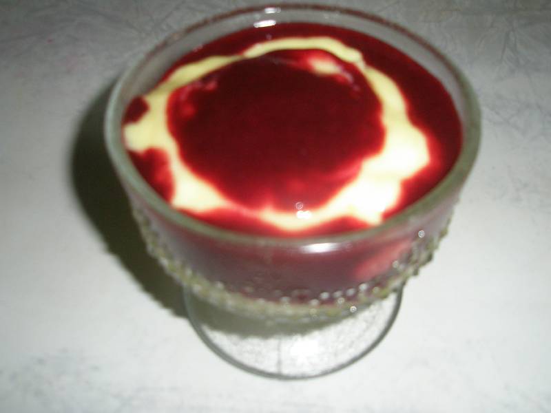 Erdei gyümölcsös pohárkrém