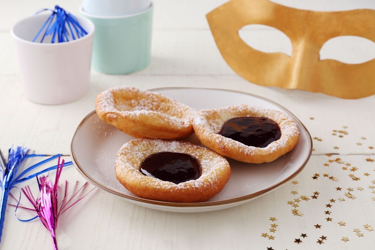 Farsangi fánk-tallér