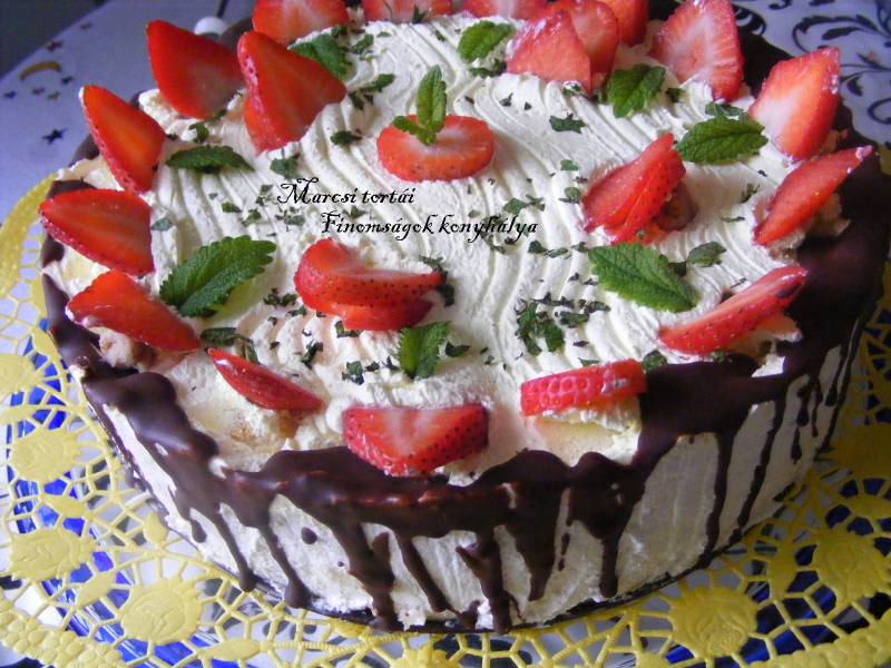 Sütés nélküli citromhabos eper torta