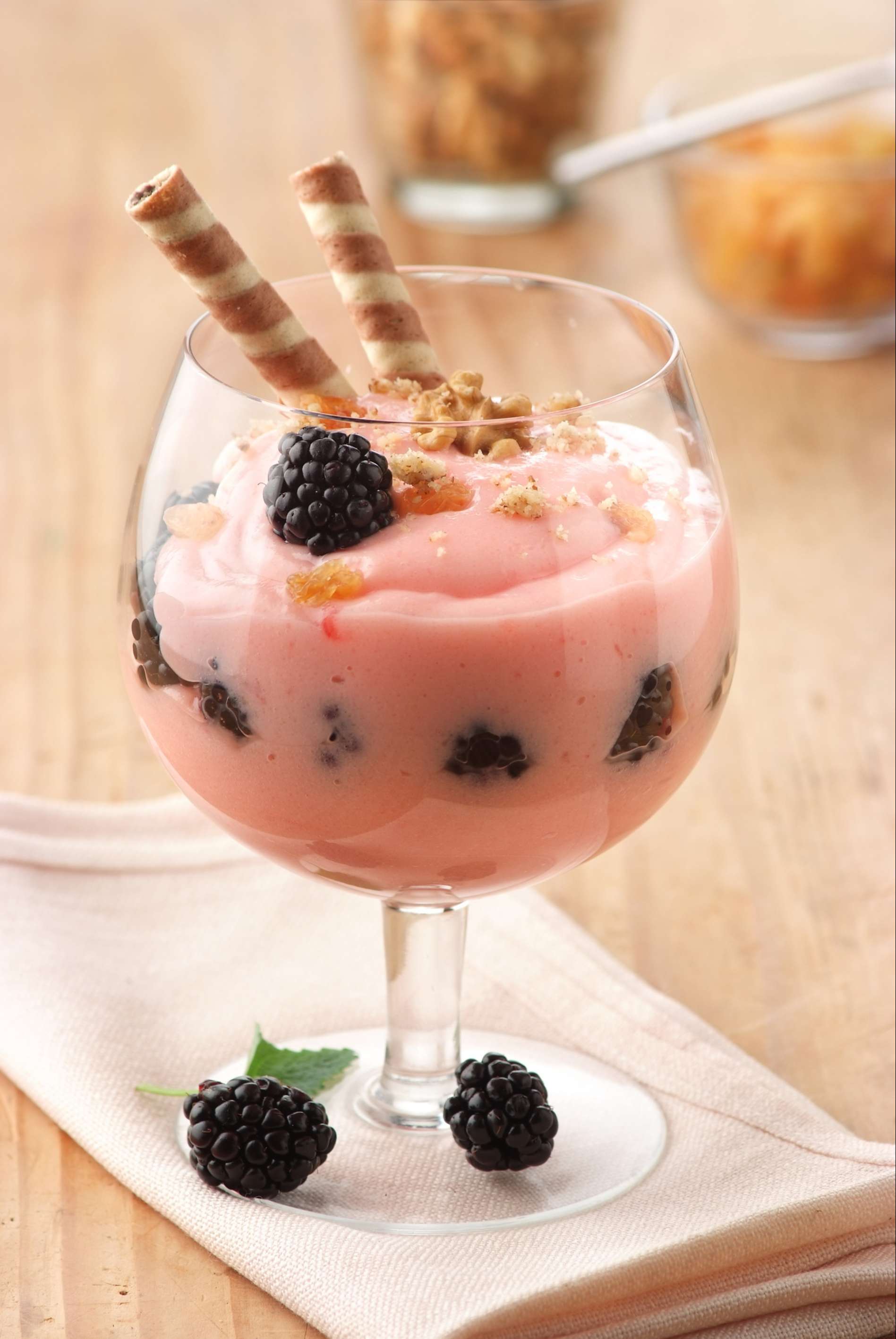 Fekete szedres puncs desszert