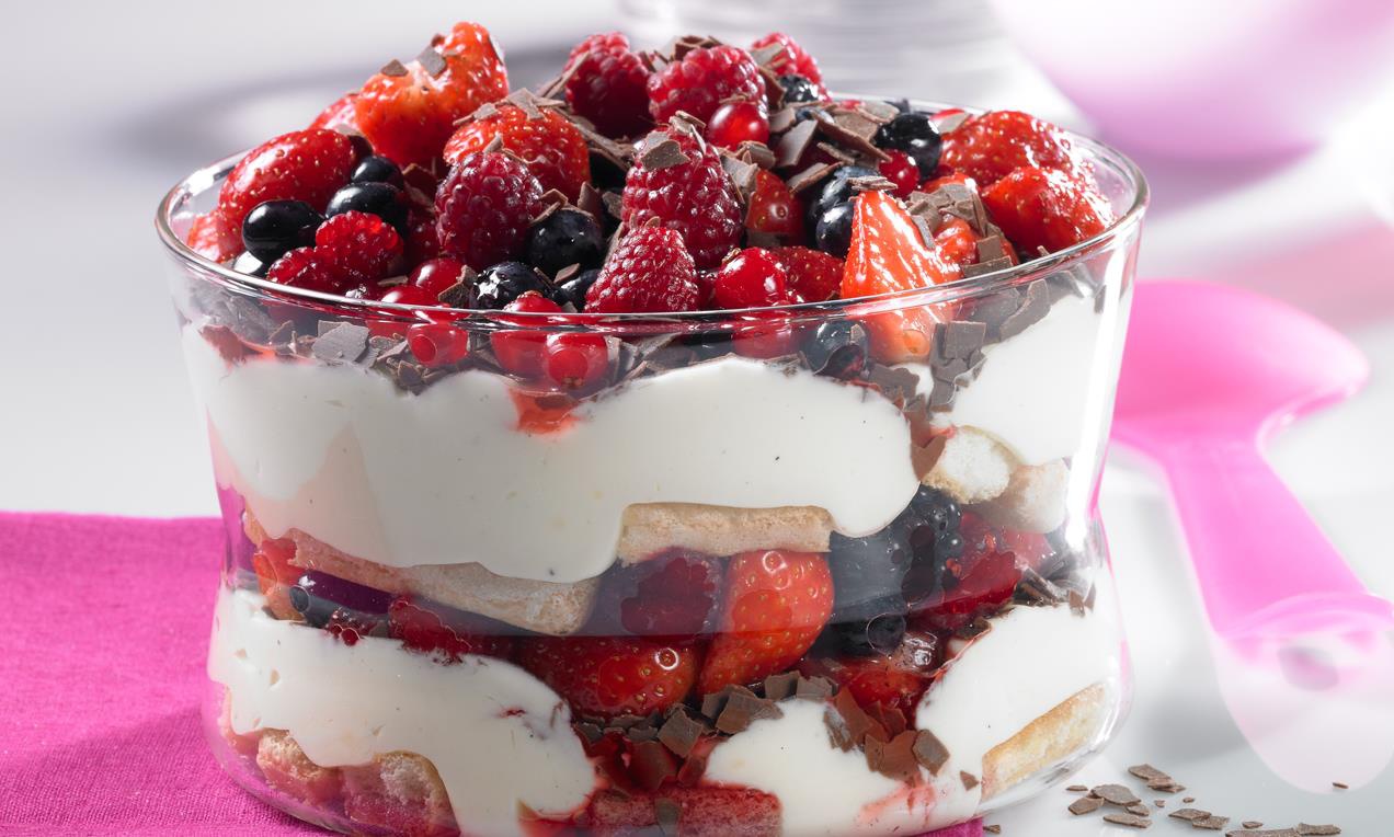 Piros gyümölcsös trifle